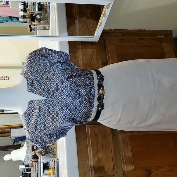 Liz Claiborne Tops - ‼️SOLD‼️ Liz Claiborne blouse sz M